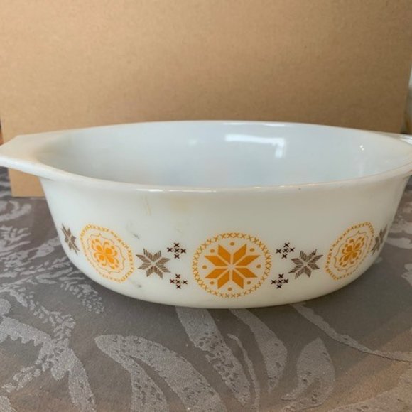 Pyrex Town & Country (1963-1967) Oval Casserole - Picture 2 of 3